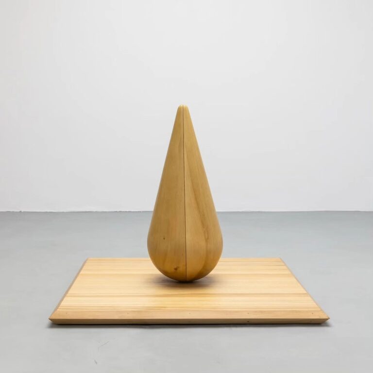 – Seed – Cedar, Beech – 75.5 x 94 x 94 cm – 2025