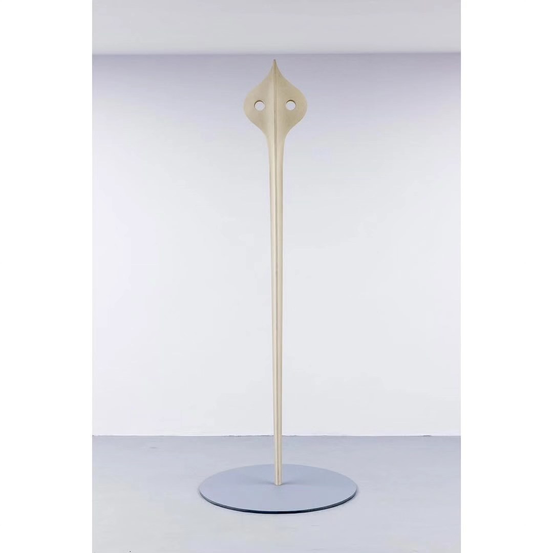- Old bone - Cedar, Beech, Steel, Gesso - 245 x 36 x 16 cm - 2024 — image 1