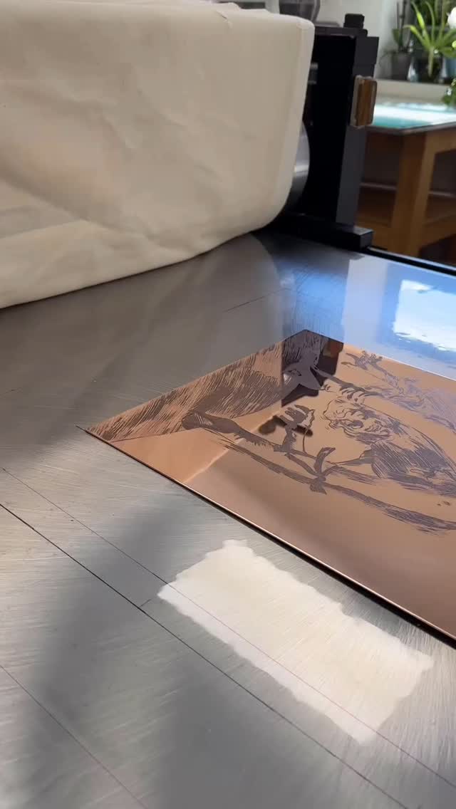 Salman Toor “Hilltop Gurl,” 2025 👠 from proofing > editioning in the studio.