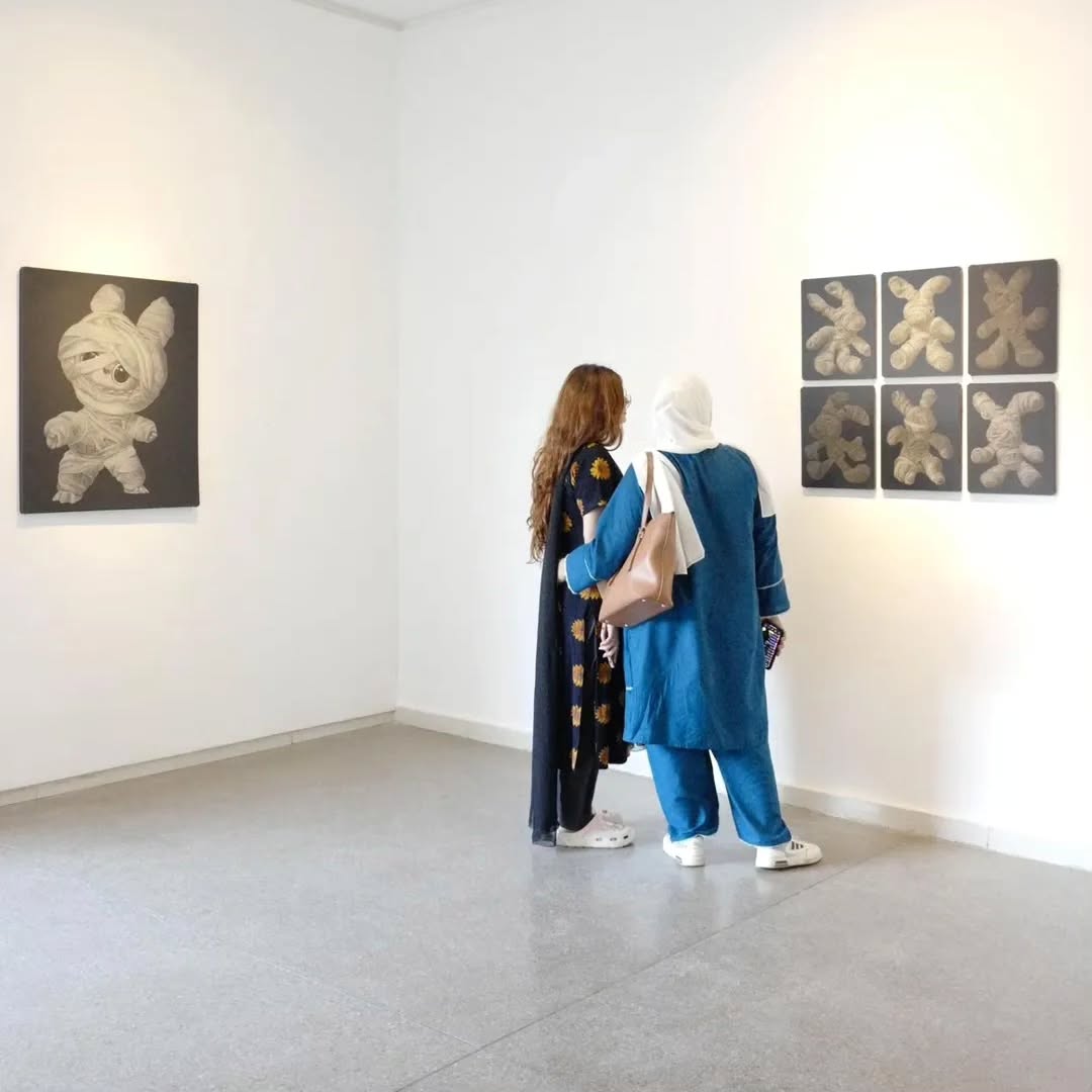 The opening of Adeel uz Zafar’s solo exhibition , Overrated Underrated at Canvas Gallery. — image 9