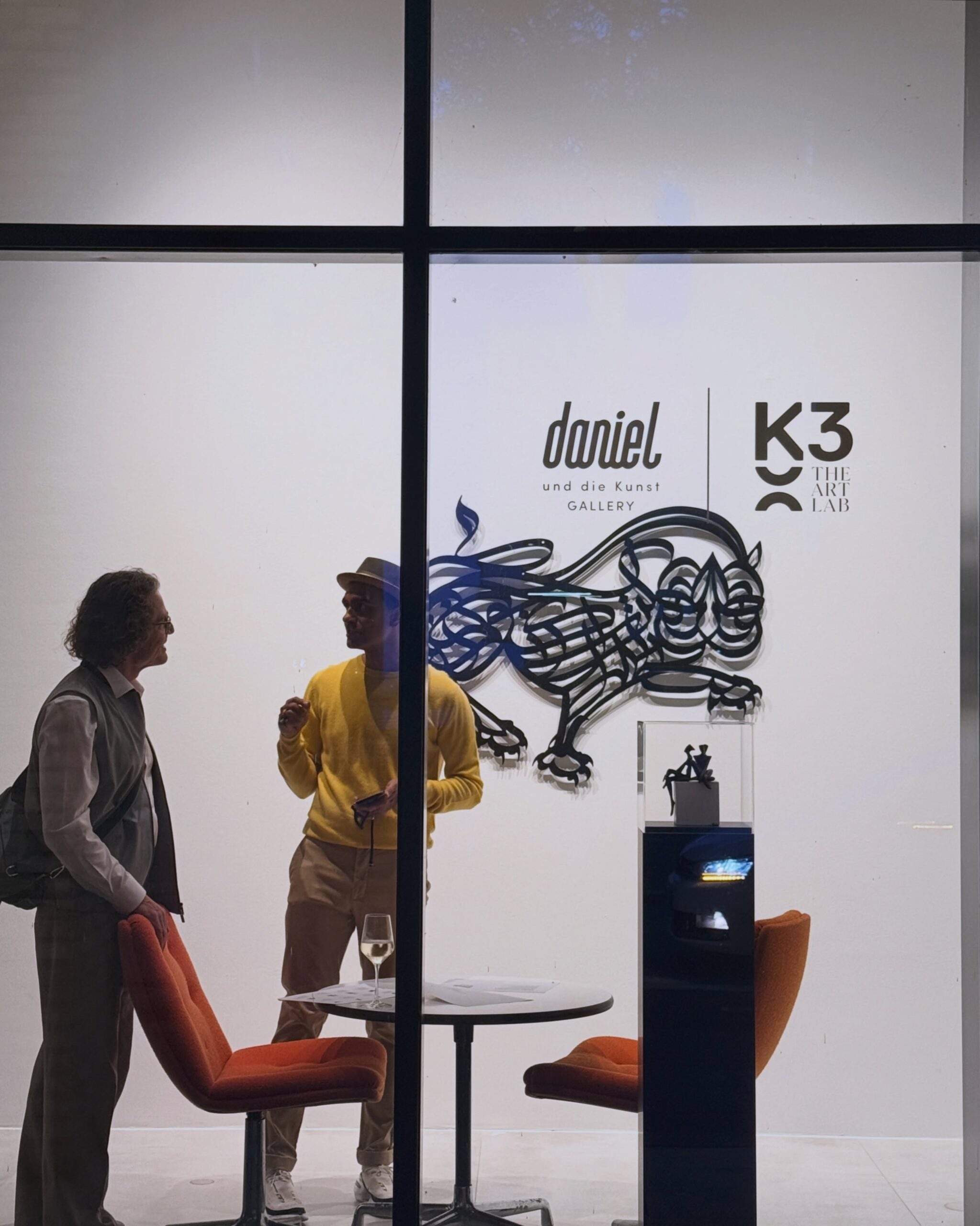 A Quiet Wildness has opened at Daniel Und Die Kunst, presenting a new body of work by Pakistani artist Muzzumil Ruheel. — image 5. Photos: @oliverreetz